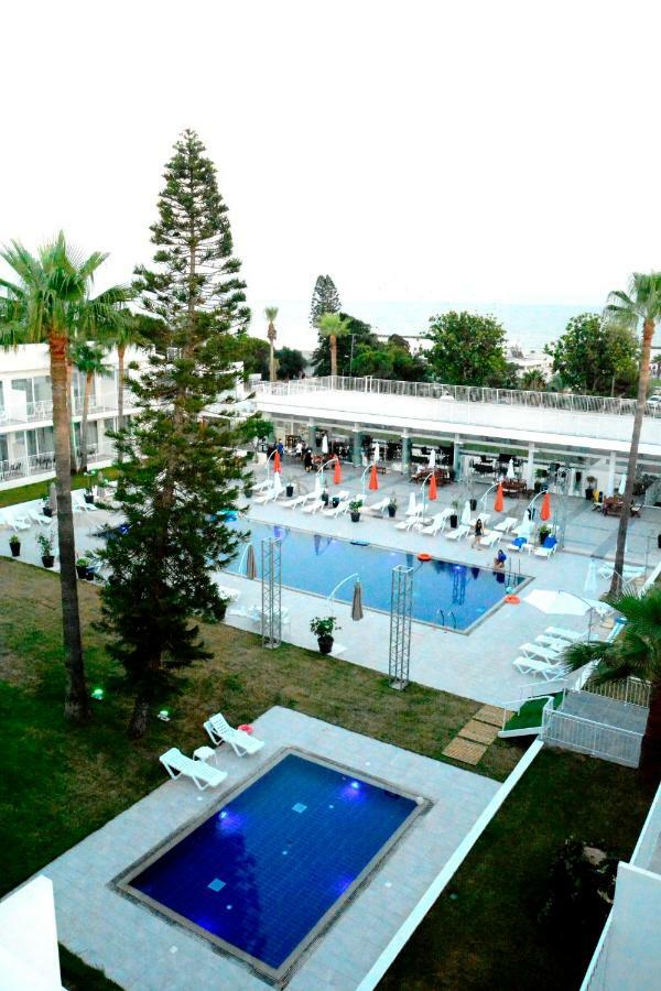 Lysithea Hotel Larnaca Exterior photo